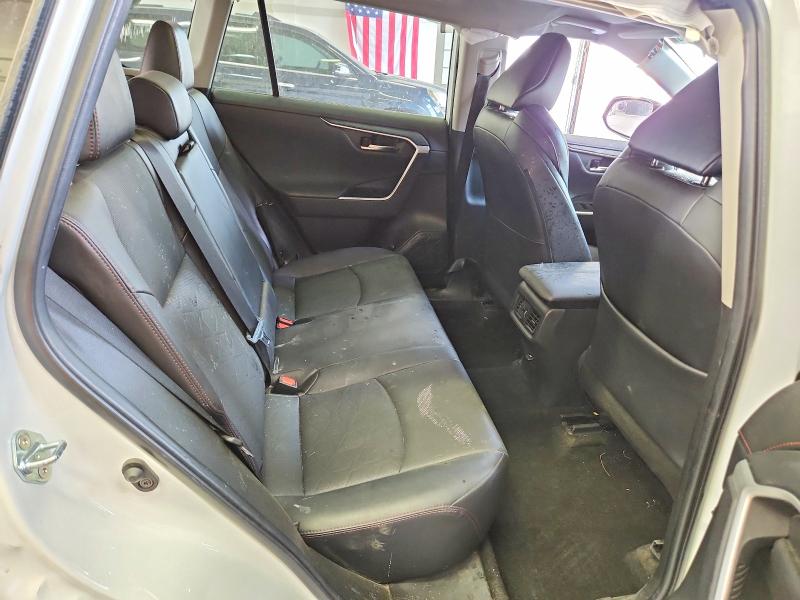 Photo 11 from auction – 2022 TOYOTA RAV4 with VIN 2T3S1RFV3NW260554