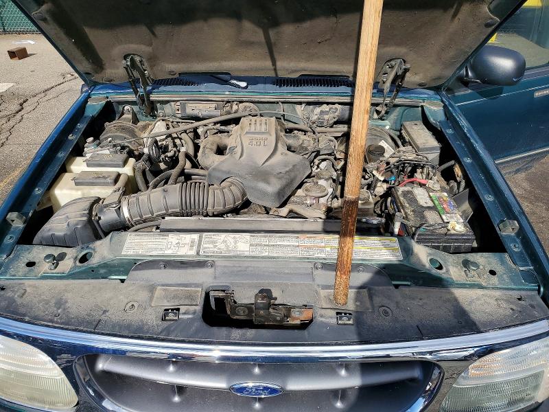 Photo 11 from auction – 2000 FORD EXPLORER with VIN 1FMDU73E6YZB45987