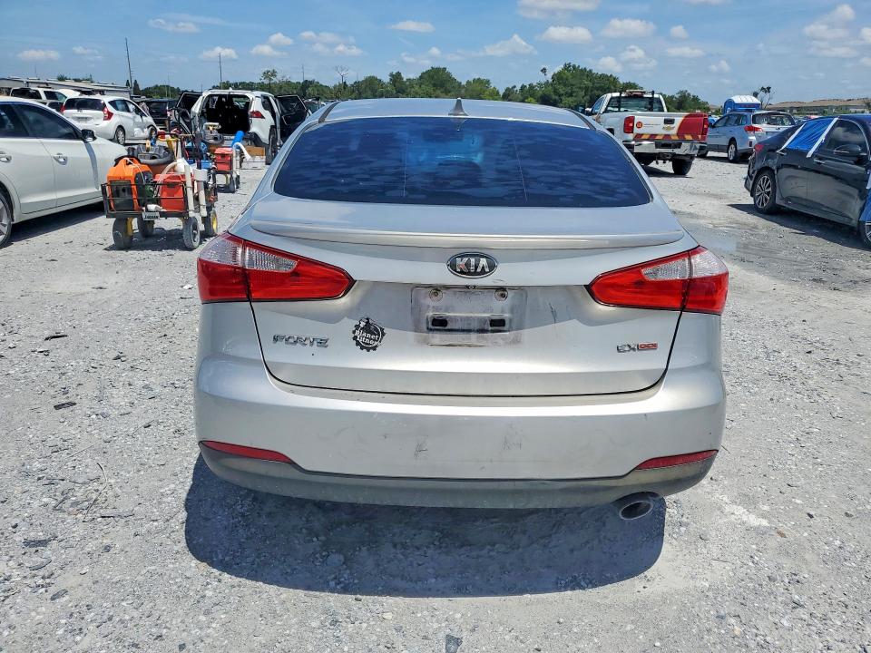 Photo 6 from auction – 2015 KIA FORTE with VIN KNAFZ4A80F5303817