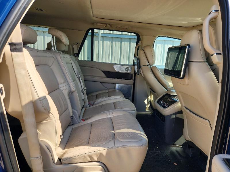 Photo 11 from auction – 2019 LINCOLN NAVIGATOR with VIN 5LMJJ3LT4KEL04780