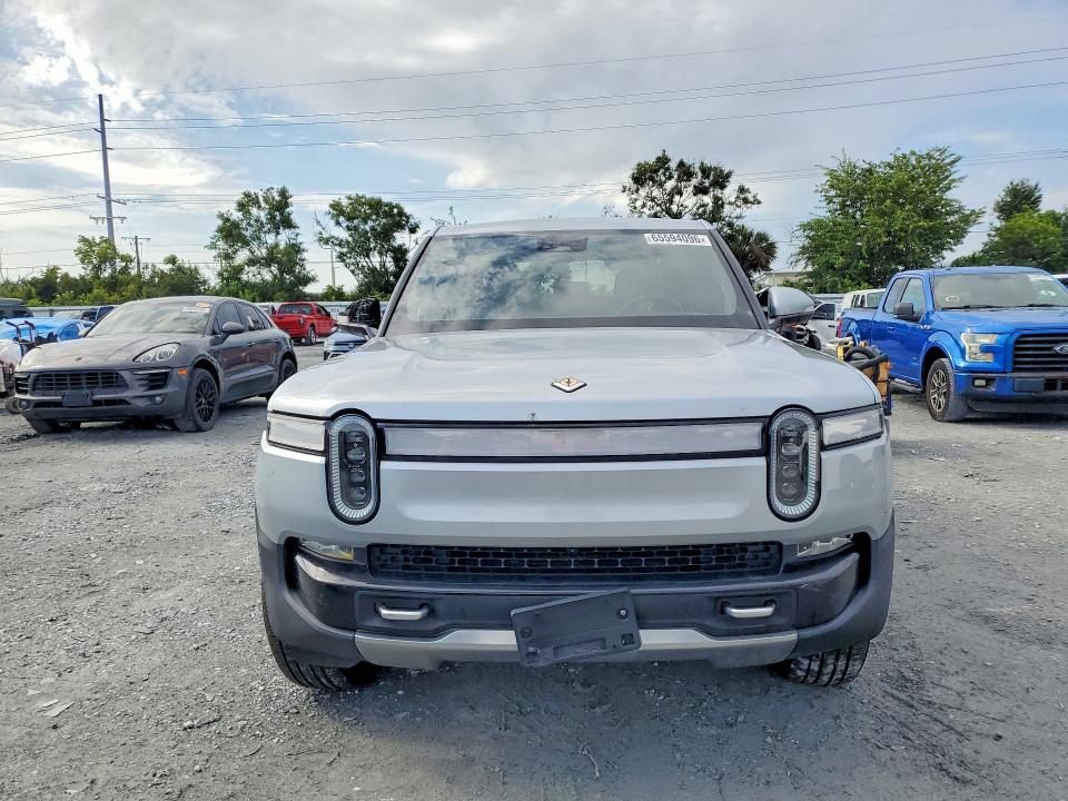 Photo 5 from auction – 2022 RIVIAN R1T with VIN 7FCTGAAAXNN008066