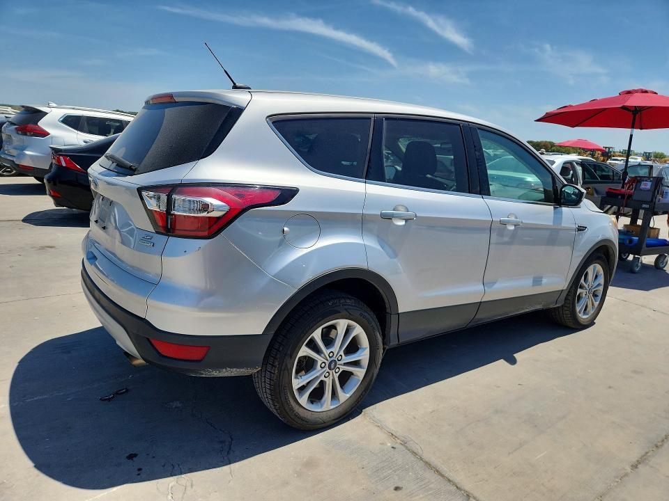 Photo 3 from auction – 2017 FORD ESCAPE with VIN 1FMCU0GD0HUE13868