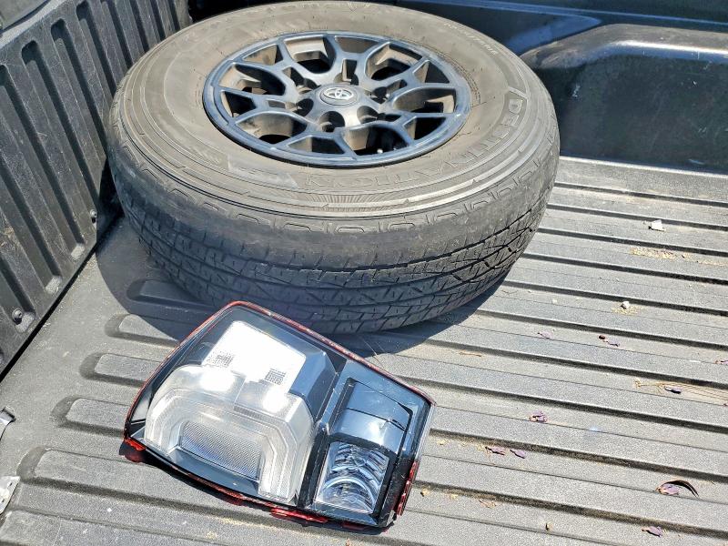 Photo 12 from auction – 2021 TOYOTA TACOMA with VIN 3TYRX5GN4MT007011