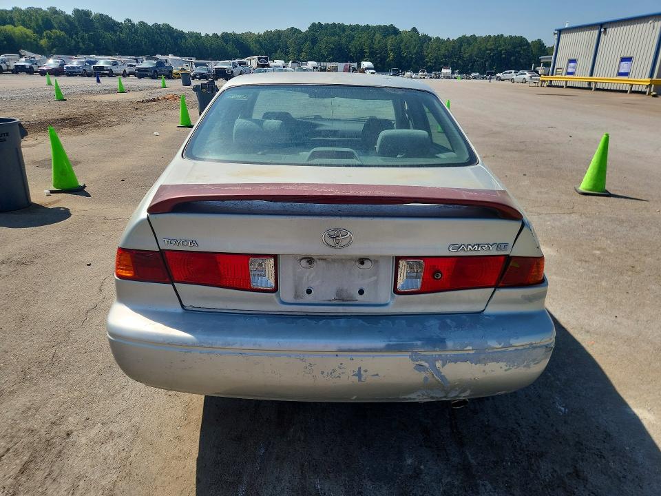 Photo 6 from auction – 2000 TOYOTA CAMRY with VIN 4T1BG22K7YU013861