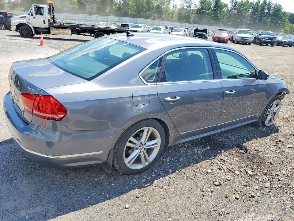 Photo 3 from auction – 2015 VOLKSWAGEN PASSAT with VIN 1VWBT7A30FC073293