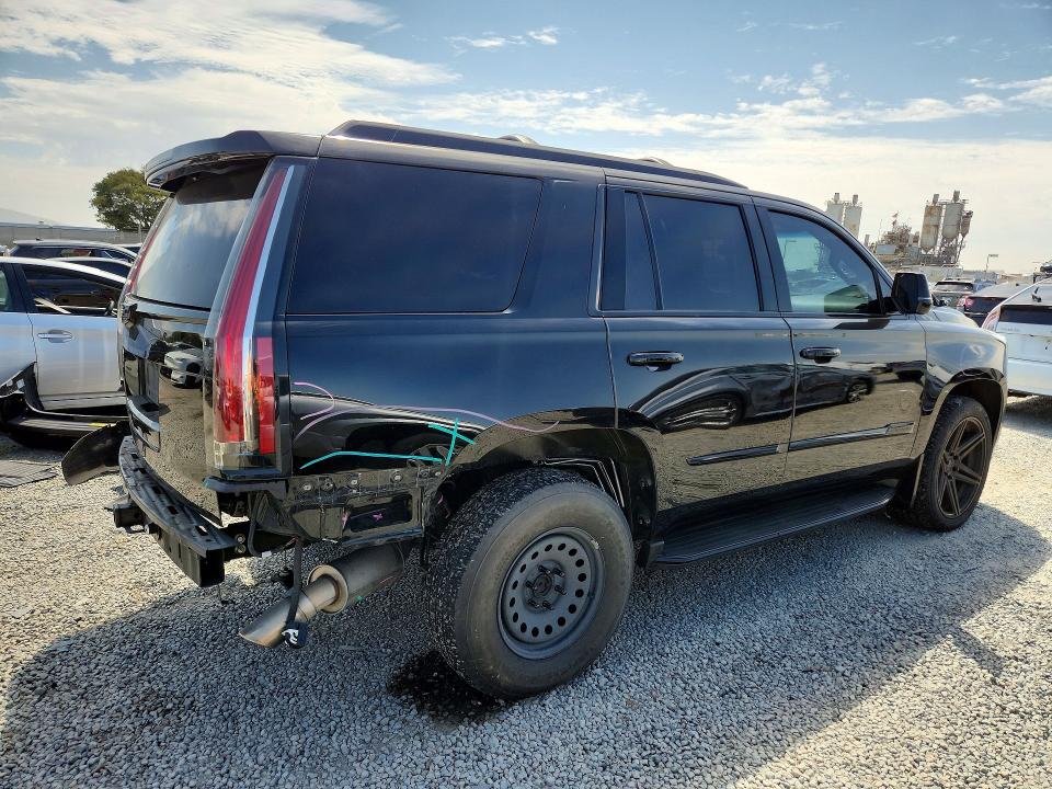 Photo 3 from auction – 2017 CADILLAC ESCALADE with VIN 1GYS4BKJ7HR346529