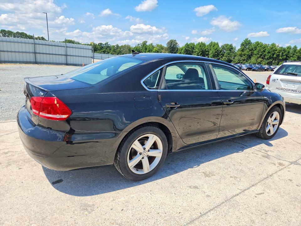 Photo 3 from auction – 2014 VOLKSWAGEN PASSAT with VIN 1VWAT7A31EC026333