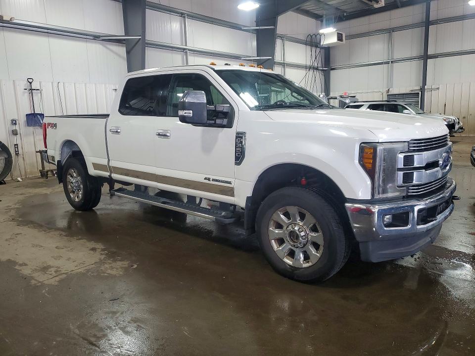 Photo 4 from auction – 2017 FORD F350 with VIN 1FT8W3BT0HEB35696