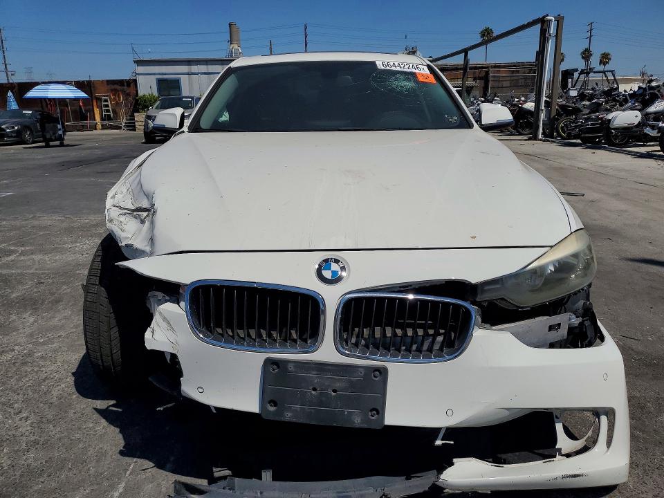 Photo 5 from auction – 2015 BMW 328 with VIN WBA3C1C56FK122535
