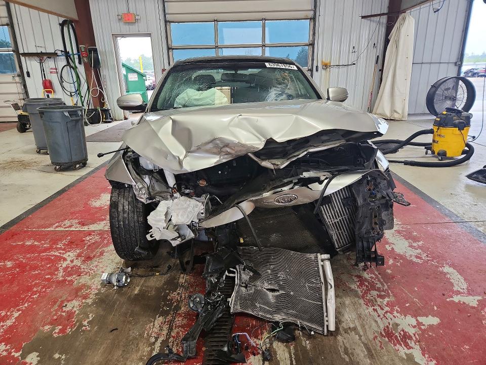 Photo 5 from auction – 2011 KIA OPTIMA with VIN KNAGR4A67B5134036