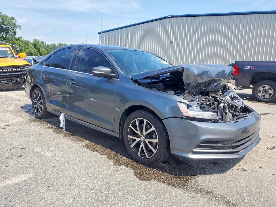 Photo 4 from auction – 2017 VOLKSWAGEN JETTA with VIN 3VWDB7AJ9HM322007