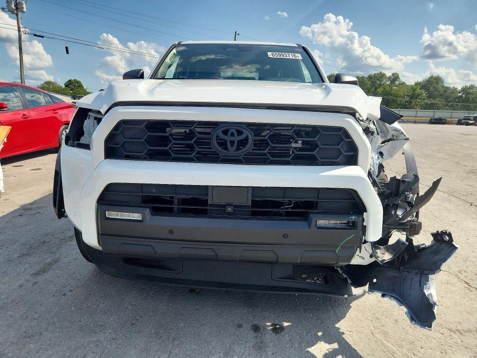 Photo 5 from auction – 2025 TOYOTA 4RUNNER with VIN JTEVA5BR3S5000426