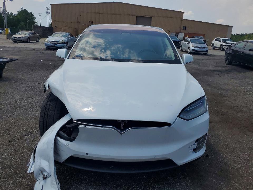 Photo 5 from auction – 2017 TESLA MODEL X with VIN 5YJXCBE24HF075955