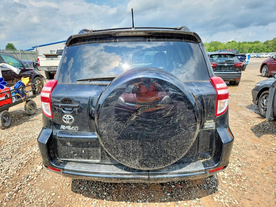 Photo 6 from auction – 2011 TOYOTA RAV4 with VIN 2T3DF4DV9BW107656