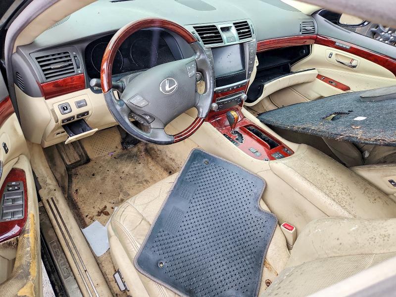 Photo 8 from auction – 2012 LEXUS LS with VIN JTHCL5EFXC5013066
