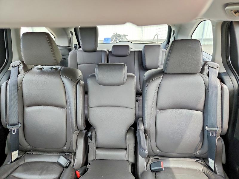 Photo 10 from auction – 2018 HONDA ODYSSEY with VIN 5FNRL6H77JB023653