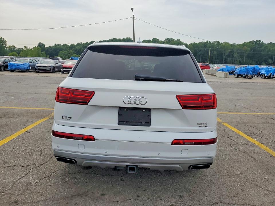 Zdjęcie 6 z aukcji – 2017 AUDI Q7 z VIN WA1LAAF7XHD032599