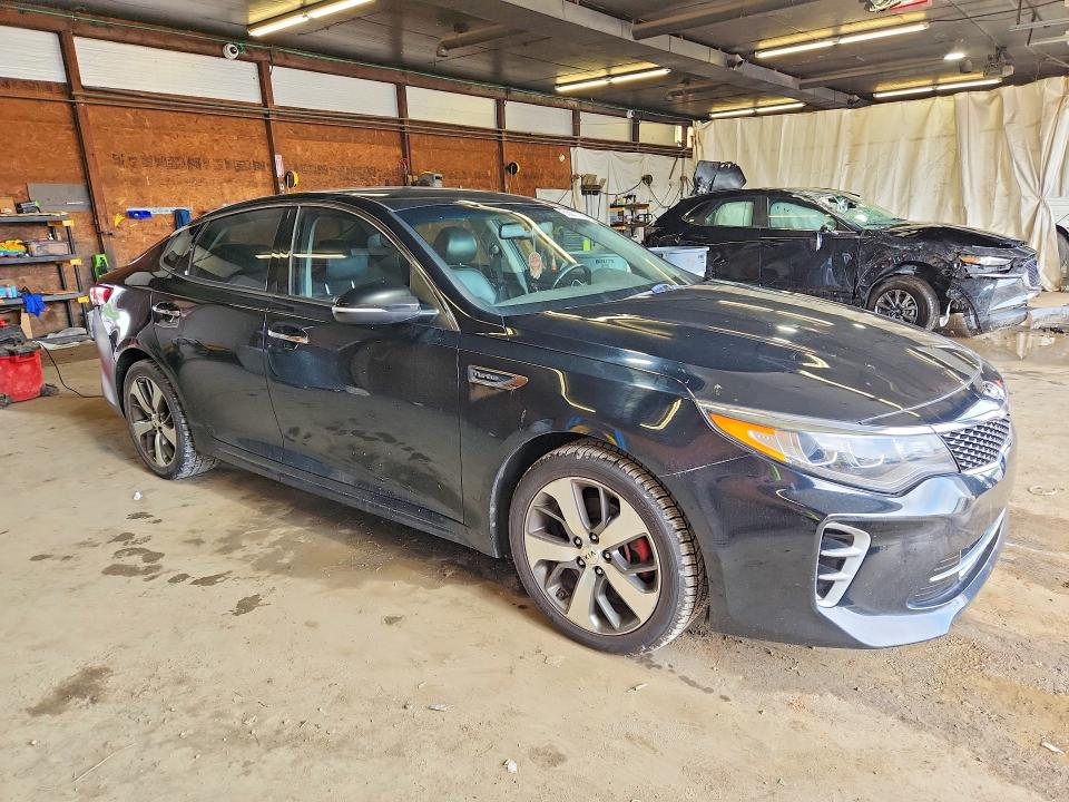 Photo 4 from auction – 2017 KIA OPTIMA with VIN 5XXGW4L28HG159702