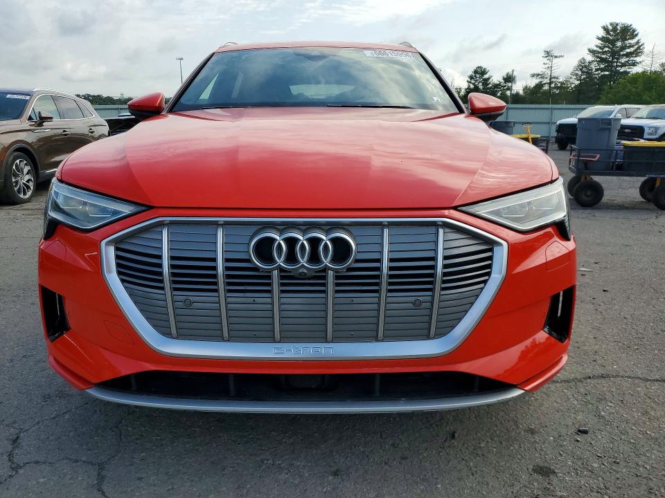 Zdjęcie 5 z aukcji – 2019 AUDI E-TRON z VIN WA1VABGE4KB009821