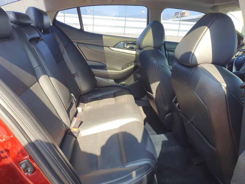 Снимка 10 от търг – 2017 NISSAN MAXIMA с VIN 1N4AA6AP3HC449835