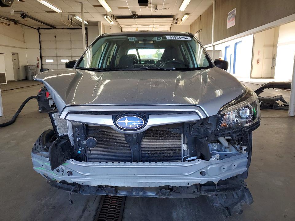Photo 5 from auction – 2019 SUBARU FORESTER with VIN JF2SKAAC9KH458787