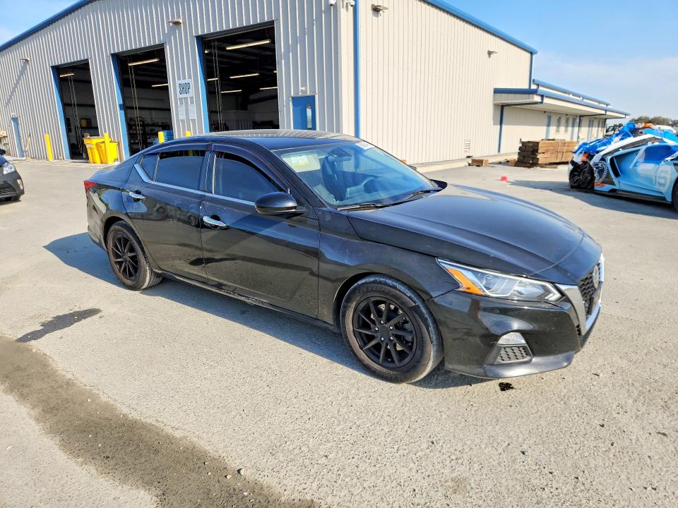 Photo 4 from auction – 2019 NISSAN ALTIMA with VIN 1N4BL4BV1KC246840