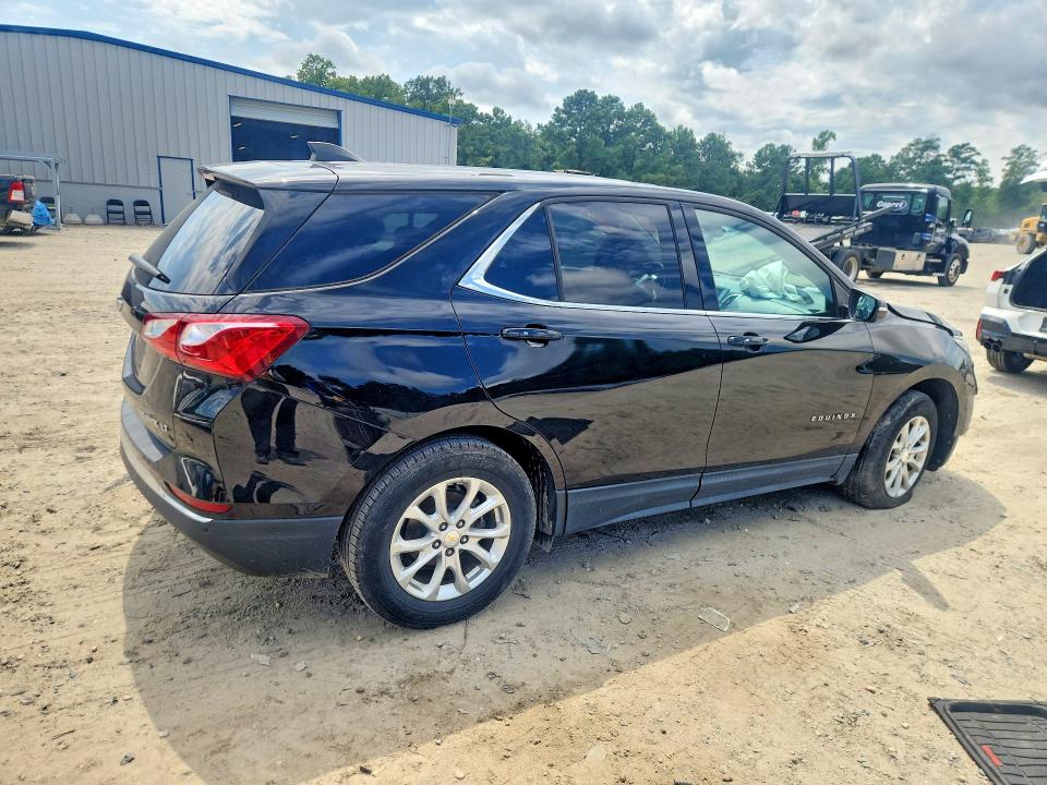 Photo 3 from auction – 2019 CHEVROLET EQUINOX with VIN 2GNAXJEV4K6158210