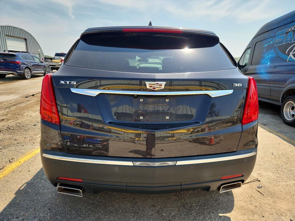 Photo 6 from auction – 2017 CADILLAC XT5 with VIN 1GYKNARS5HZ265874