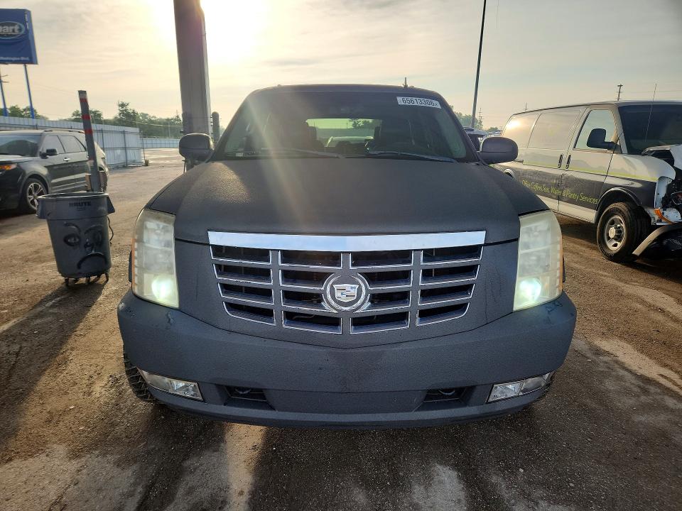 Photo 5 from auction – 2008 CADILLAC ESCALADE with VIN 1GYFK63878R152772