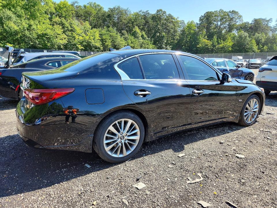 Photo 3 from auction – 2018 INFINITI Q50 with VIN JN1EV7AR5JM445277