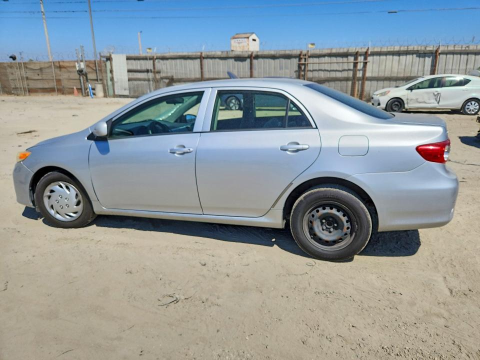 Photo 2 from auction – 2012 TOYOTA COROLLA with VIN JTDBU4EE8C9180174