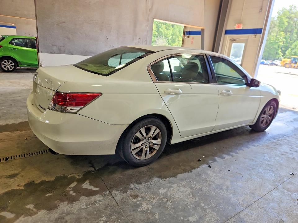 Photo 3 from auction – 2010 HONDA ACCORD with VIN 1HGCP2F43AA181753