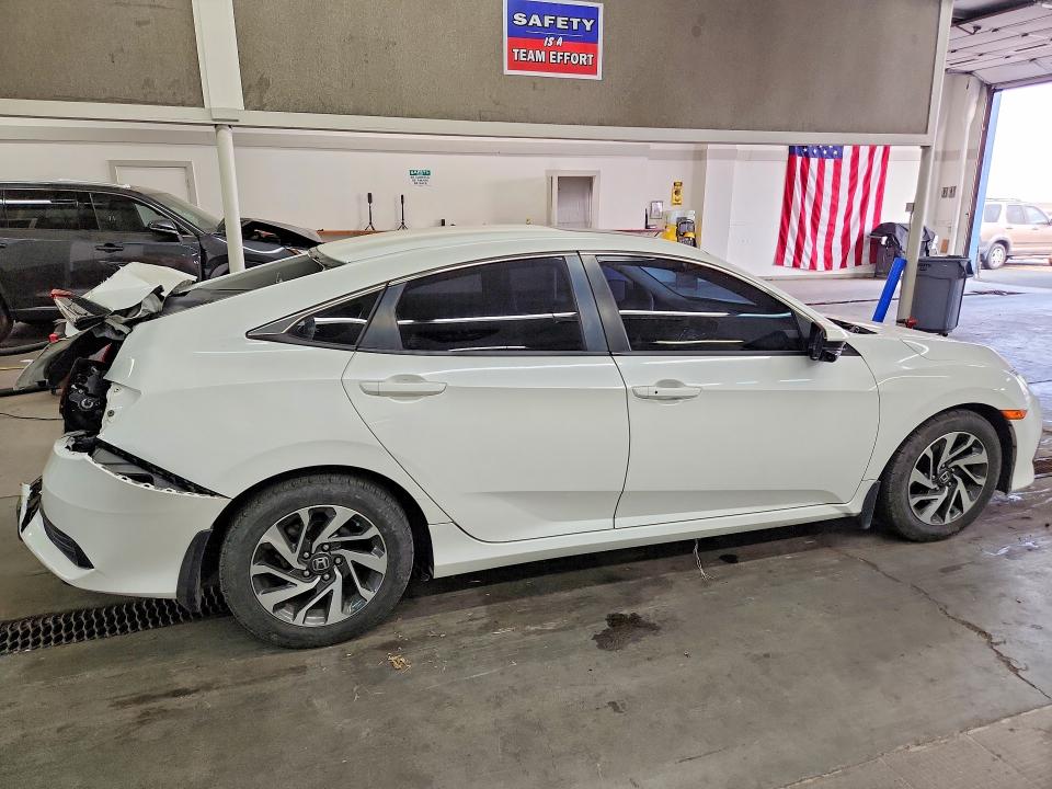 Photo 3 from auction – 2016 HONDA CIVIC with VIN 19XFC2F78GE231070