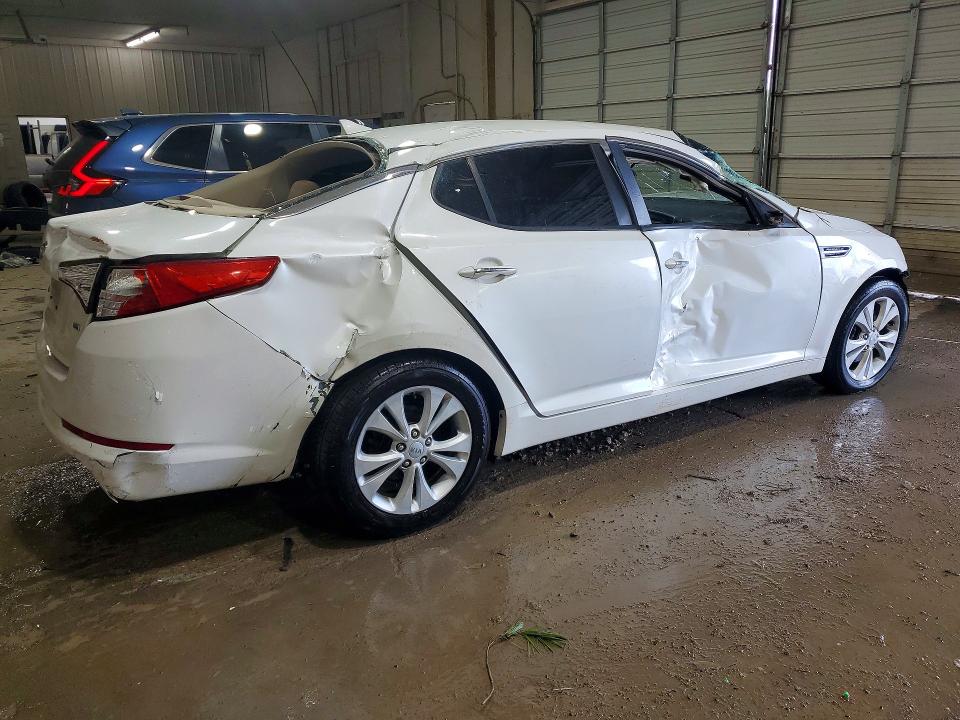 Photo 3 from auction – 2012 KIA OPTIMA with VIN KNAGM4A79C5275327