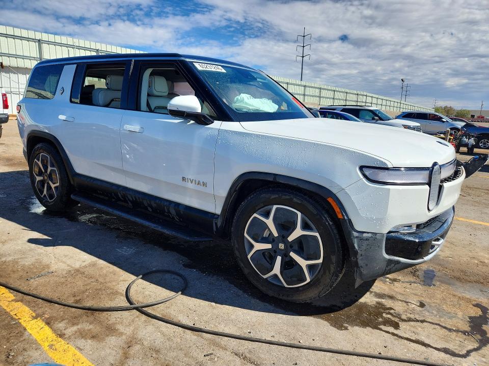 Photo 4 from auction – 2024 RIVIAN R1S with VIN 7PDSGBBA9RN030029