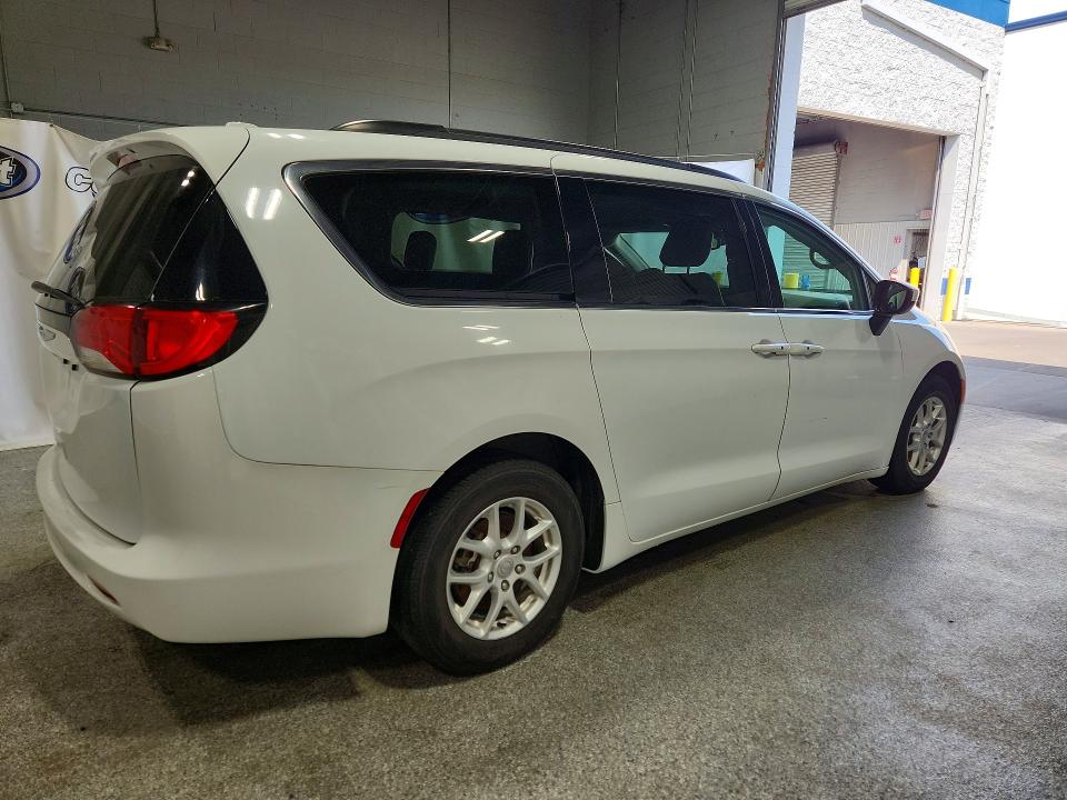 Photo 3 from auction – 2020 CHRYSLER VOYAGER with VIN 2C4RC1DG6LR256827