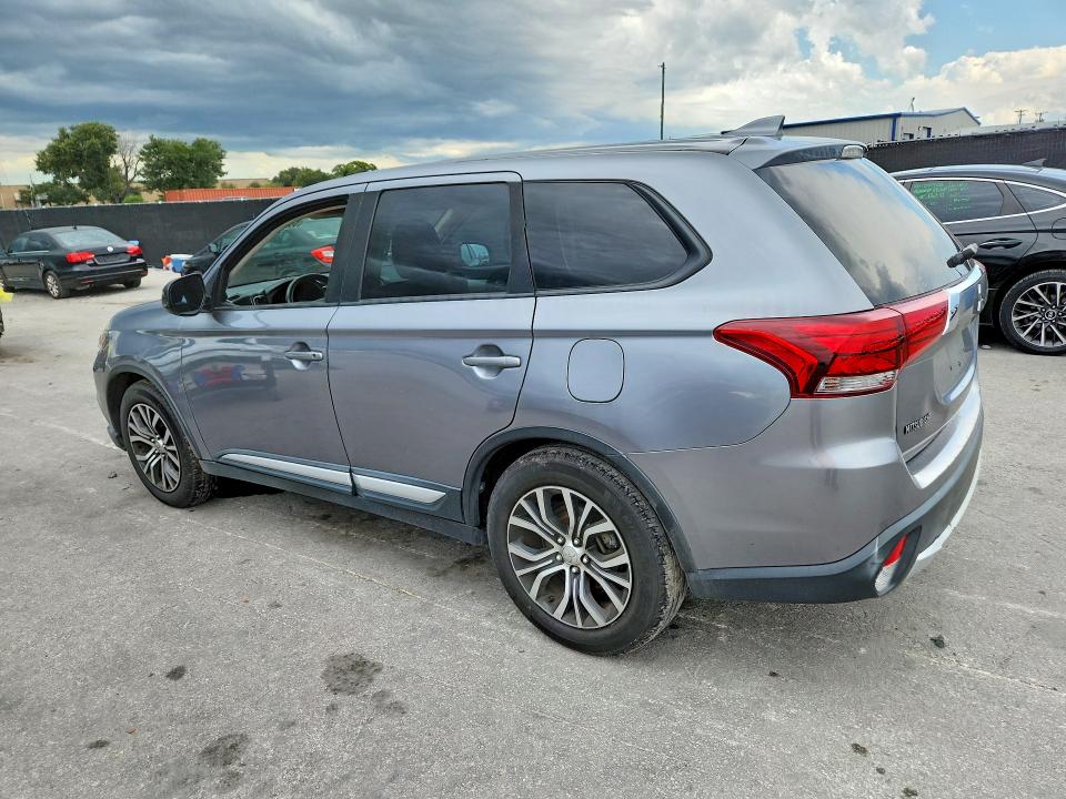 Photo 2 from auction – 2018 MITSUBISHI OUTLANDER with VIN JA4AD2A30JZ043449