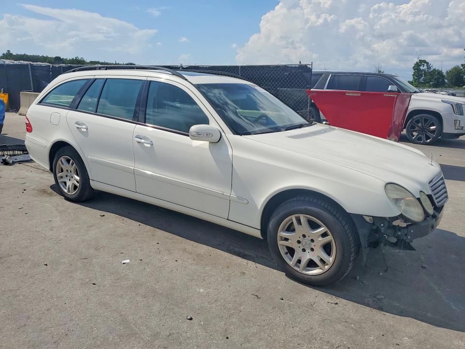 Photo 4 from auction – 2004 MERCEDES-BENZ E with VIN WDBUH65J14A544780