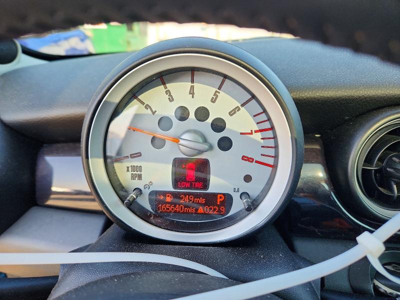 Photo 9 from auction – 2008 MINI COOPER with VIN WMWMF33558TT68190