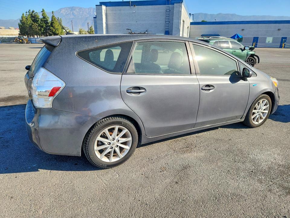 Photo 3 from auction – 2012 TOYOTA PRIUS V with VIN JTDZN3EU8C3088045