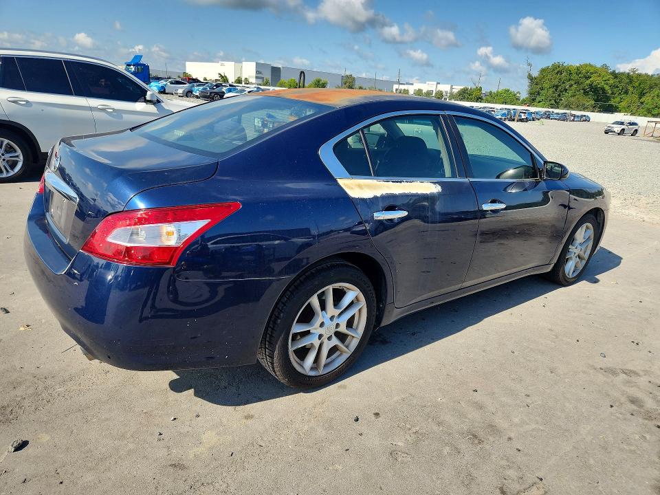 Photo 3 from auction – 2010 NISSAN MAXIMA with VIN 1N4AA5APXAC821980