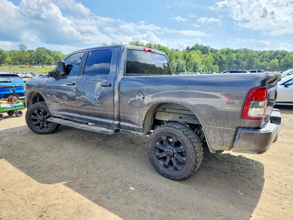 Zdjęcie 2 z aukcji – 2022 RAM 2500 z VIN 3C6UR5DJ1NG401316