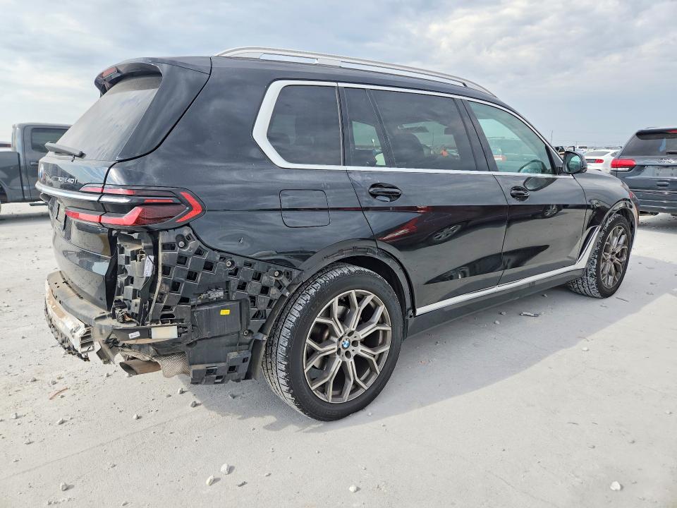 Снимка 3 от търг – 2023 BMW X7 с VIN 5UX23EM05P9R50379