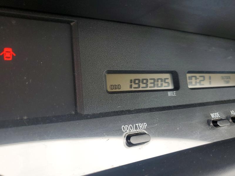 Photo 9 from auction – 2002 TOYOTA AVALON with VIN 4T1BF28B42U237008