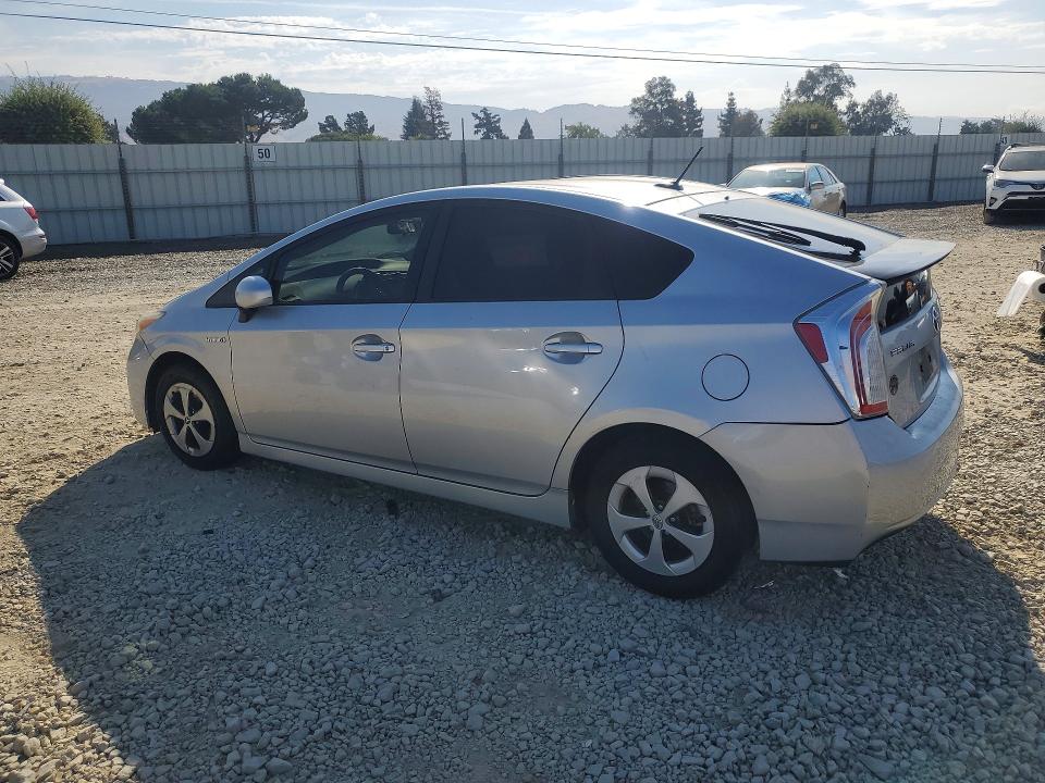 Photo 2 from auction – 2013 TOYOTA PRIUS with VIN JTDKN3DU0D0351327