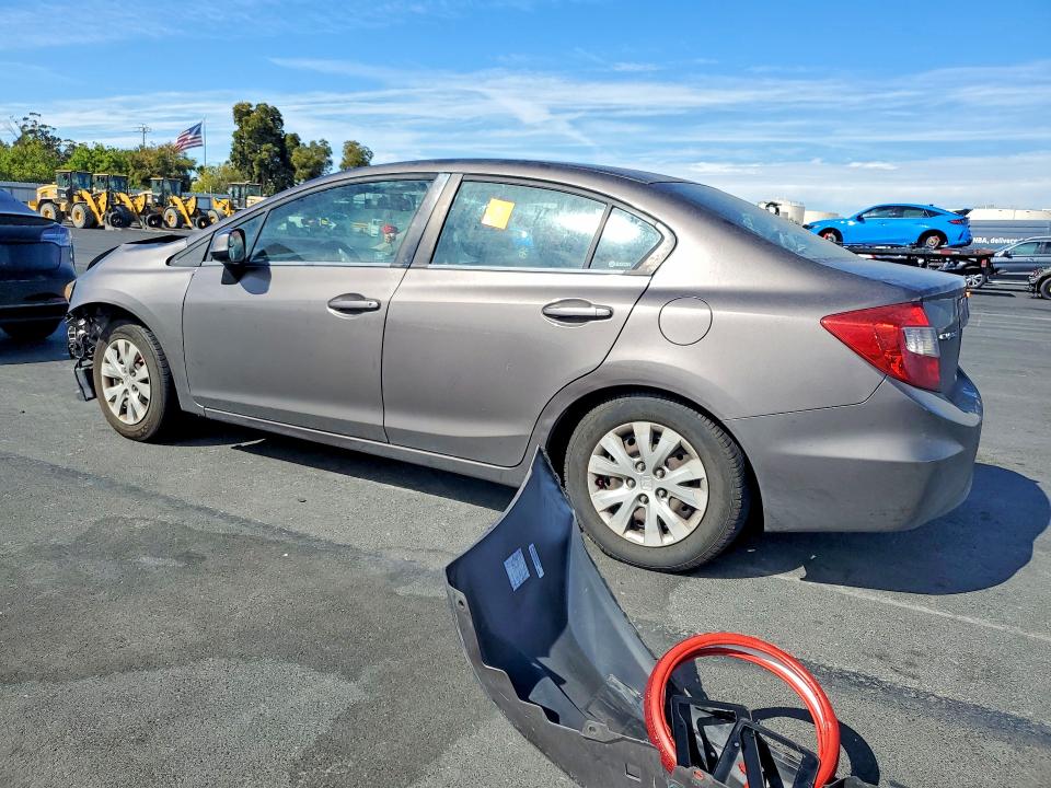 Photo 2 from auction – 2012 HONDA CIVIC with VIN 19XFB2F51CE318580
