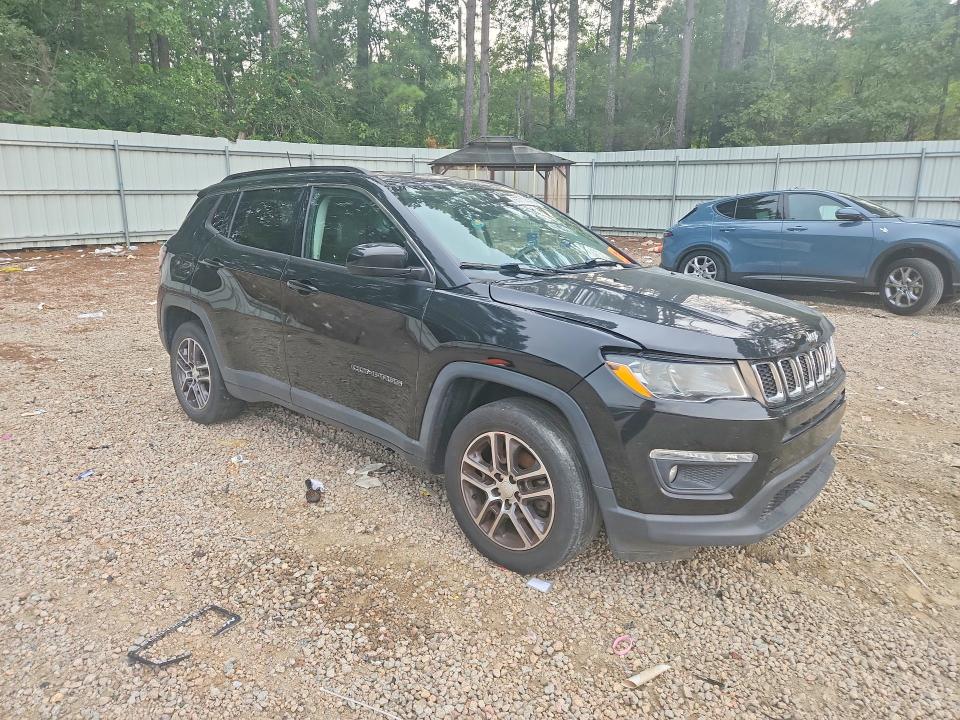 Photo 4 from auction – 2017 JEEP COMPASS with VIN 3C4NJCBB5HT632543