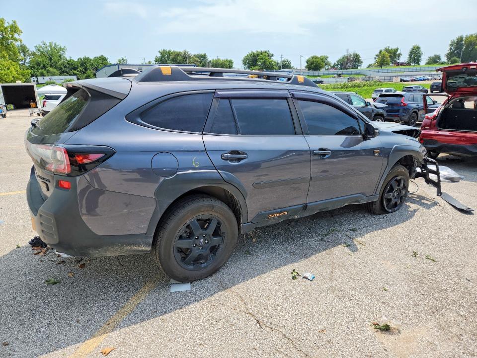 Photo 3 from auction – 2022 SUBARU OUTBACK with VIN 4S4BTGUDXN3163875