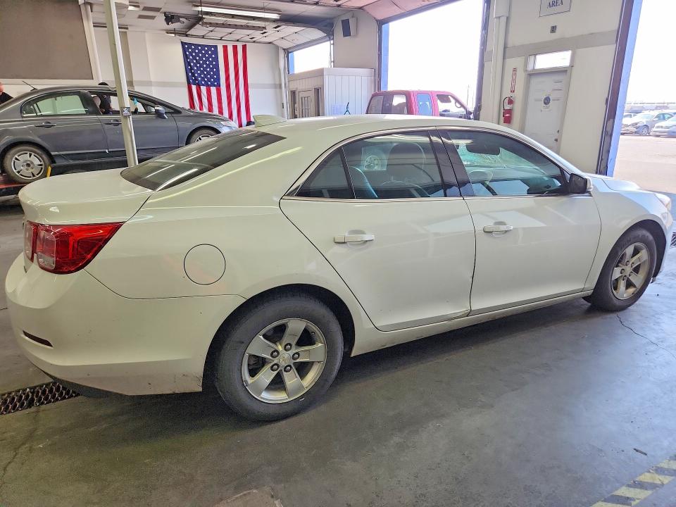 Photo 3 from auction – 2015 CHEVROLET MALIBU with VIN 1G11C5SL4FF282528