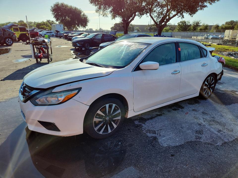 NISSAN ALTIMA 2018 with VIN 1N4AL3AP3JC161229 - Photo from auction